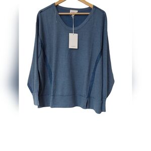 Andre By Unit Blue Waffle Knit Top